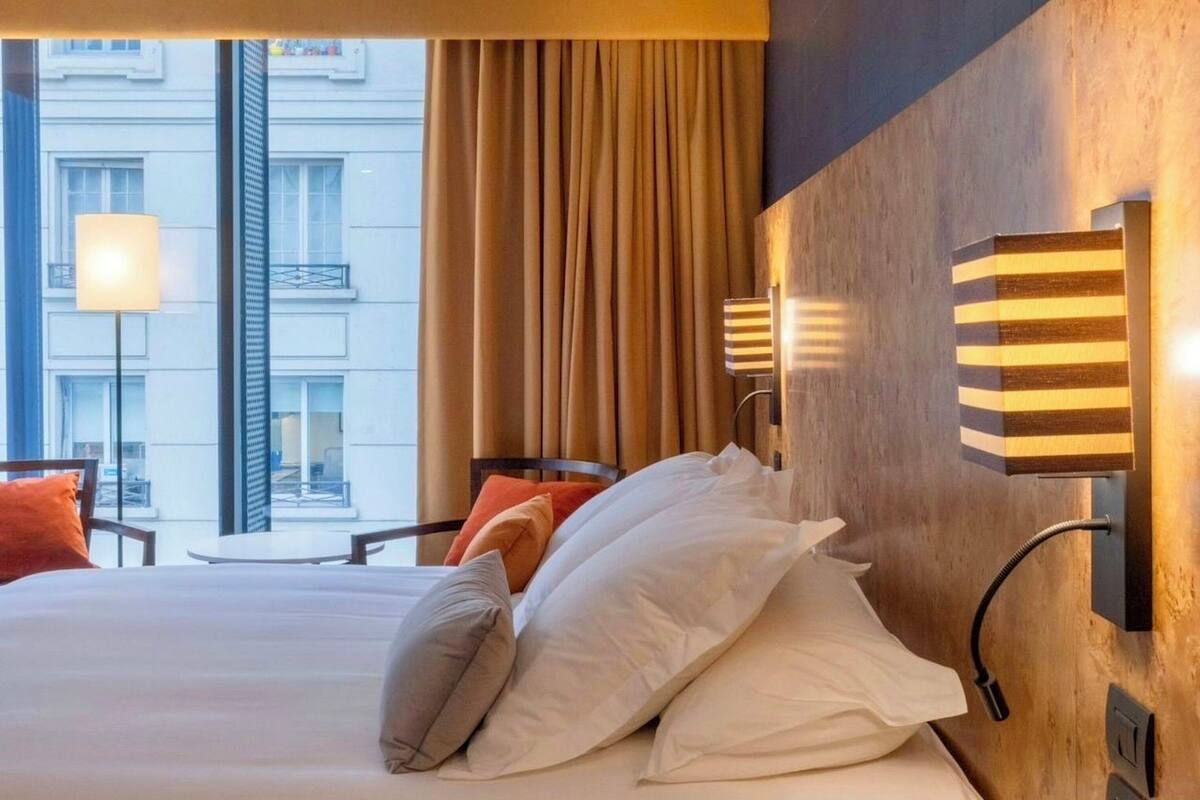 Deluxe Suite, Terrace (05) | Premium bedding, down comforters, pillowtop beds, in-room safe