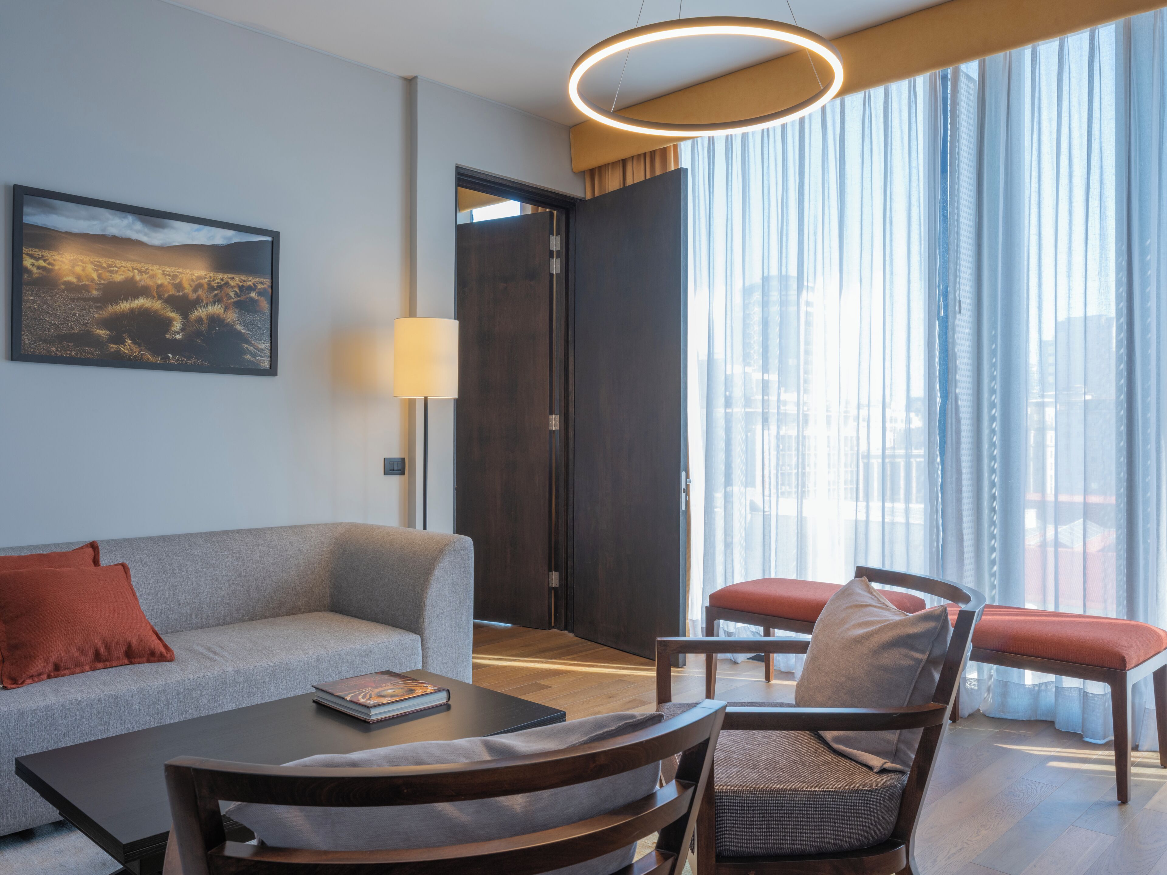 Deluxe Suite (07) | Premium bedding, down comforters, pillowtop beds, in-room safe