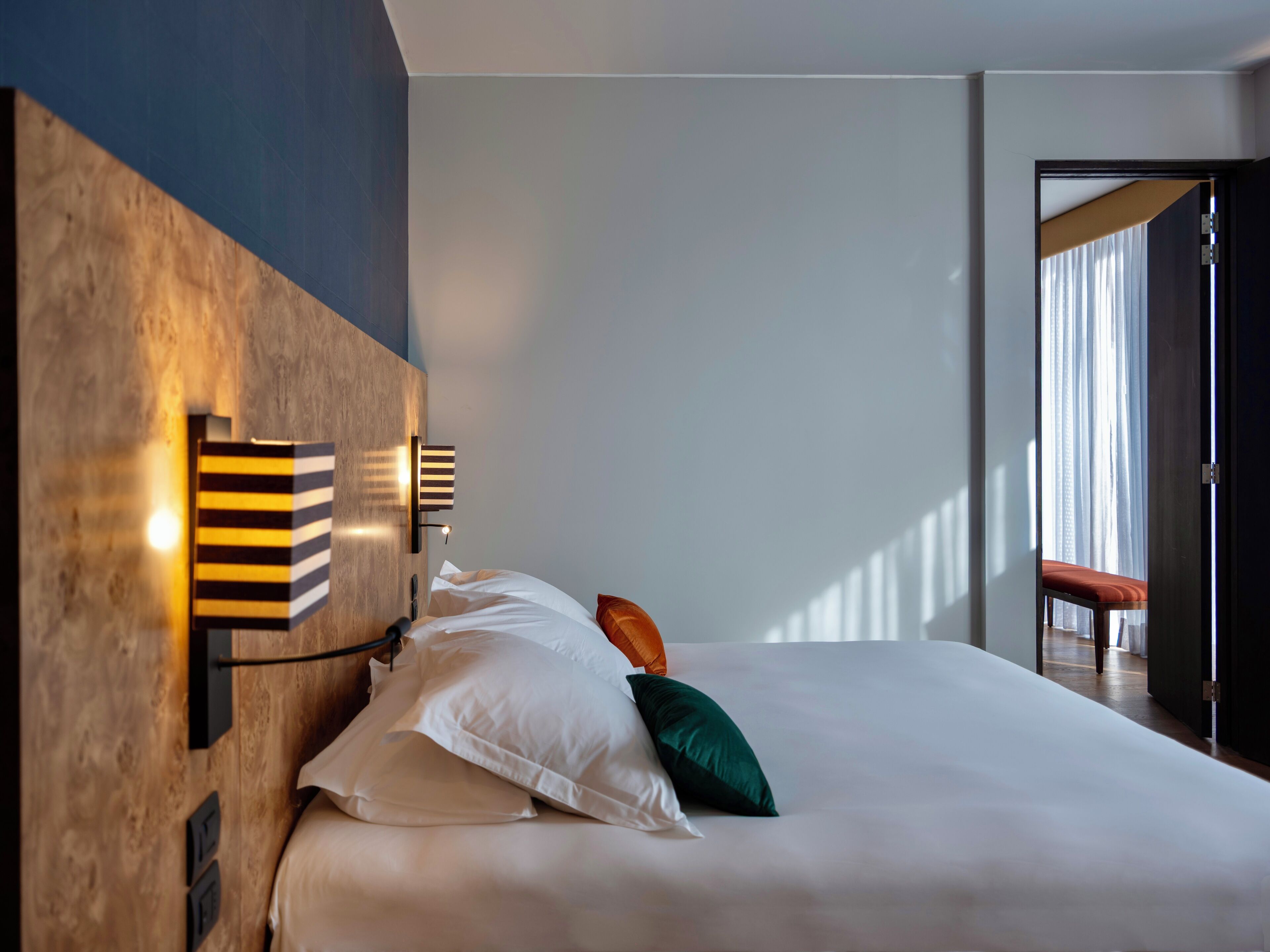 Superior Suite (06) | Premium bedding, down comforters, pillowtop beds, in-room safe