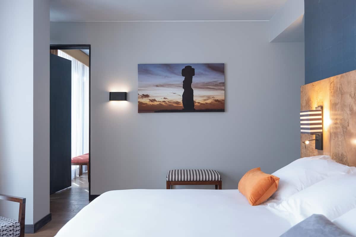 Premium bedding, down duvets, pillow-top beds, in-room safe