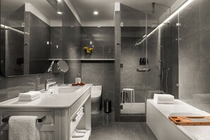 Designer toiletries, hair dryer, bathrobes, slippers - Debaines Hotel Santiago  (Santiago)