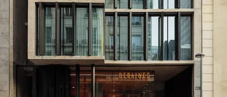 ด้านหน้าที่พัก