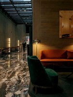 Sala de estar en el lobby