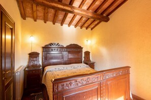 2 camere, ferro/asse da stiro, Wi-Fi gratuito