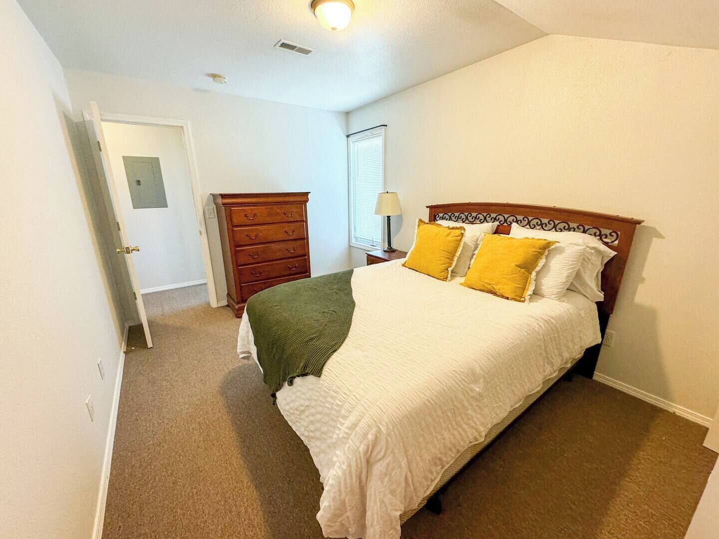 1 chambre, fer et planche à repasser, Wi-Fi gratuit, draps fournis