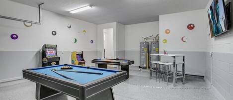 House, Multiple Beds, Pool Access, Pool View (CVT1749-6B) | Games room