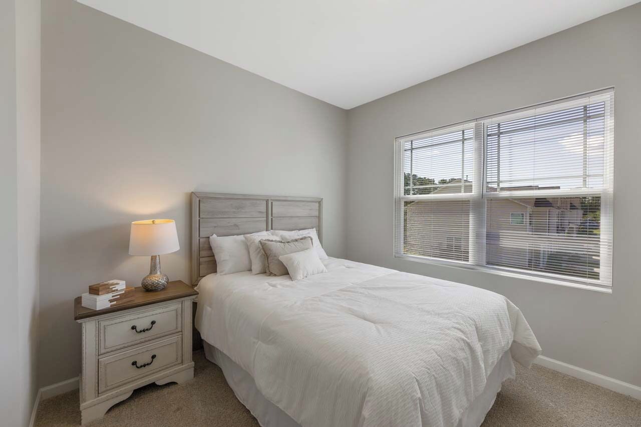 3 habitaciones, escritorio, tabla de planchar con plancha y wifi gratis 