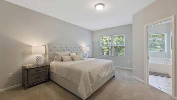 3 bedrooms, desk, iron/ironing board, free WiFi