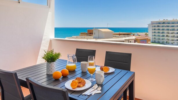 Outdoor dining - Micarlo 601 - Terrace, Second line of beach. 2 bedrooms (Torremolinos)