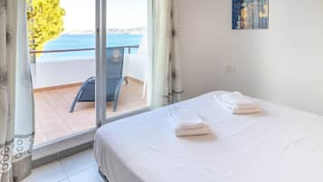 3 slaapkamers, een strijkplank/strijkijzer, beddengoed