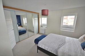 Maison | 4 chambres, fer et planche à repasser, Wi-Fi gratuit, draps fournis