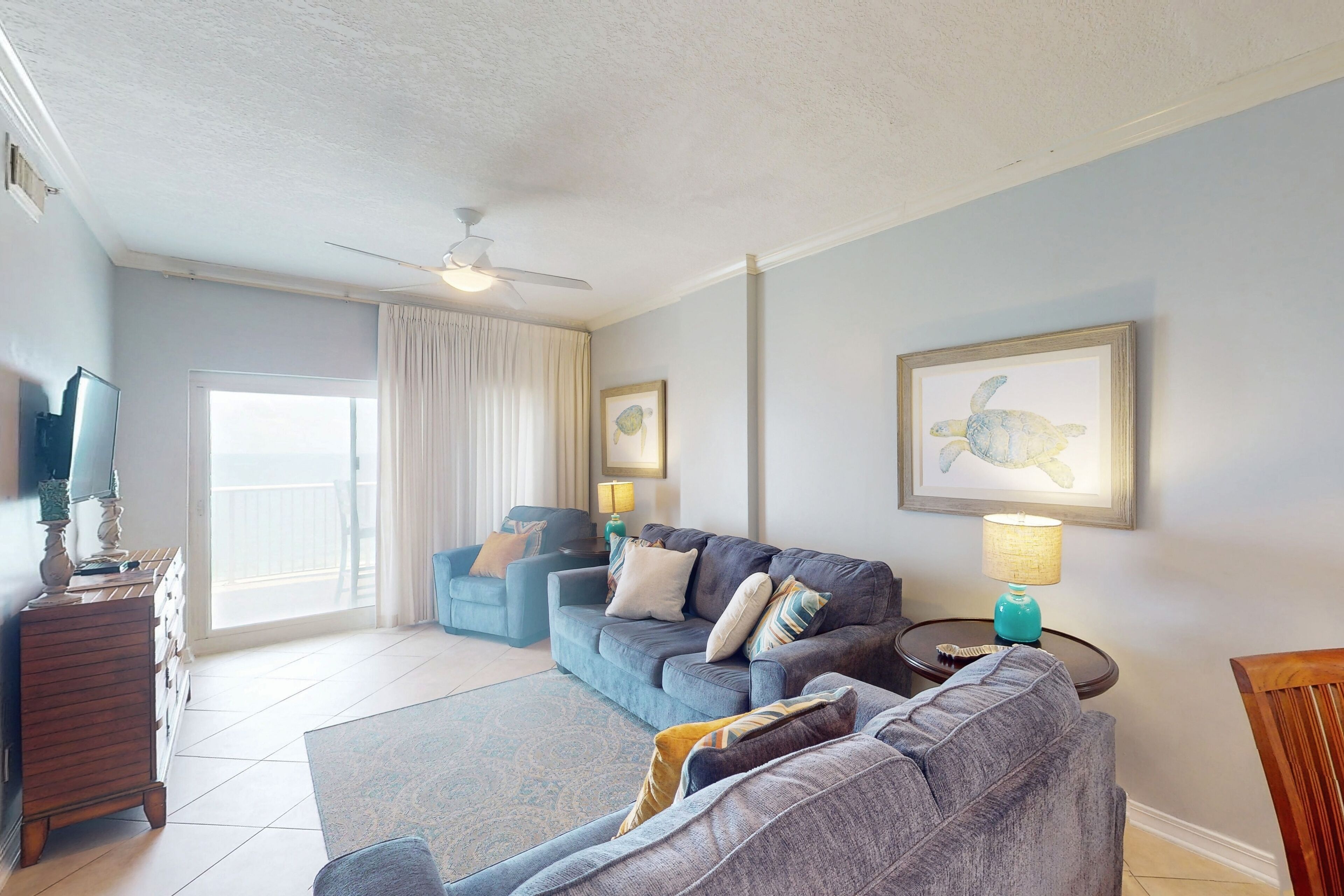 Beach-front condo with pool, hot tub, sauna, washer/dryer & grill
