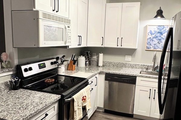 Refrigerador, microondas, horno, placa de cocina