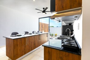 Fridge, microwave, stovetop, coffee/tea maker - Discover Bliss at Casa Nirvana: Your Ultimate Escape in Chelem, Yucatan (Chelem)