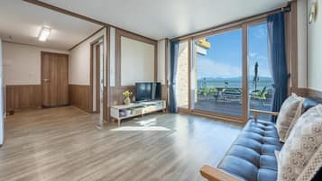 ベーシック ルーム 1 ベッドルーム (Room 102) | 1 室のベッドルーム、WiFi (無料)