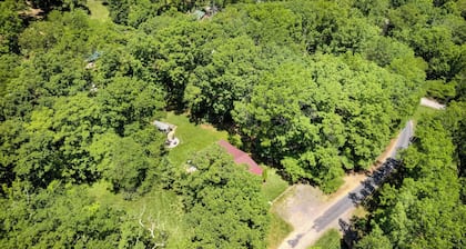River Access Cabin w Hot Tub, Grill, Firepit, WiFi