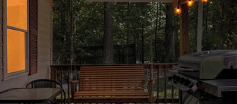 cabin w/hot tub & fire pit near Shenandoah River