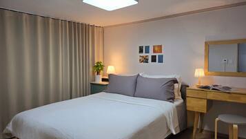 2 bedrooms, iron/ironing board, WiFi, bed sheets