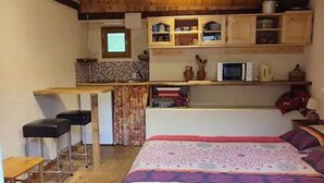 Room - La Petite Maison D'omélie (TOURNEMIRE)