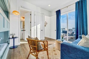 Télévision, chaîne hi-fi, espaces bureaux