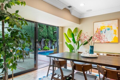 6BR Villa with Pool, Jacuzzi & Game Room, Walk to Rodeo Drive