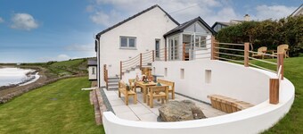 Y Cei: 4‑Bed Beach House Sleeping 8 in Aberffraw | Managed by Anglesey Holiday Lettings