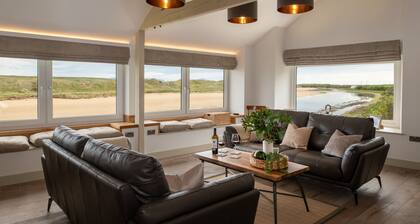 Y Cei: 4‑Bed Beach House Sleeping 8 in Aberffraw | Managed by Anglesey Holiday Lettings