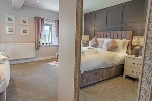 3 bedrooms, iron/ironing board, travel crib, free WiFi - No. 66 : Stylish 3‑Bed Cottage in Beaumaris | Managed by Anglesey Holiday Lettings (Beaumaris)