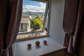 Interior - No. 66 : Stylish 3‑Bed Cottage in Beaumaris | Managed by Anglesey Holiday Lettings (Beaumaris)
