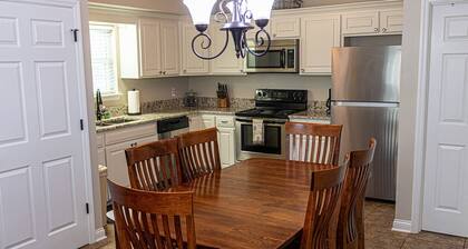 Modern Country Getaway - Surprise View of Rock City - Outside Relaxation-Spacious Townhome-Fire Pit