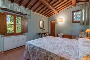 3 habitaciones, tabla de planchar con plancha y wifi 