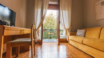 Smart TV, libri, impianto stereo