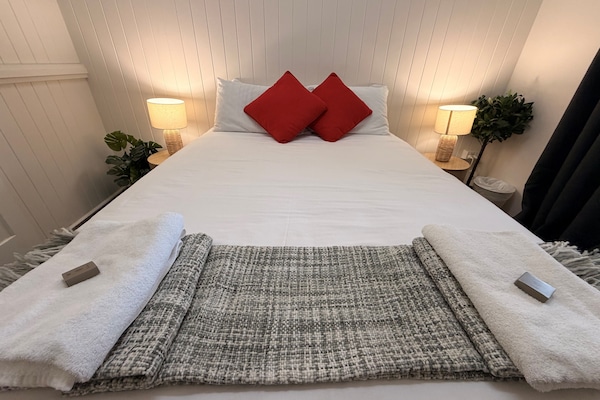 Basic Room, Balcony, City View