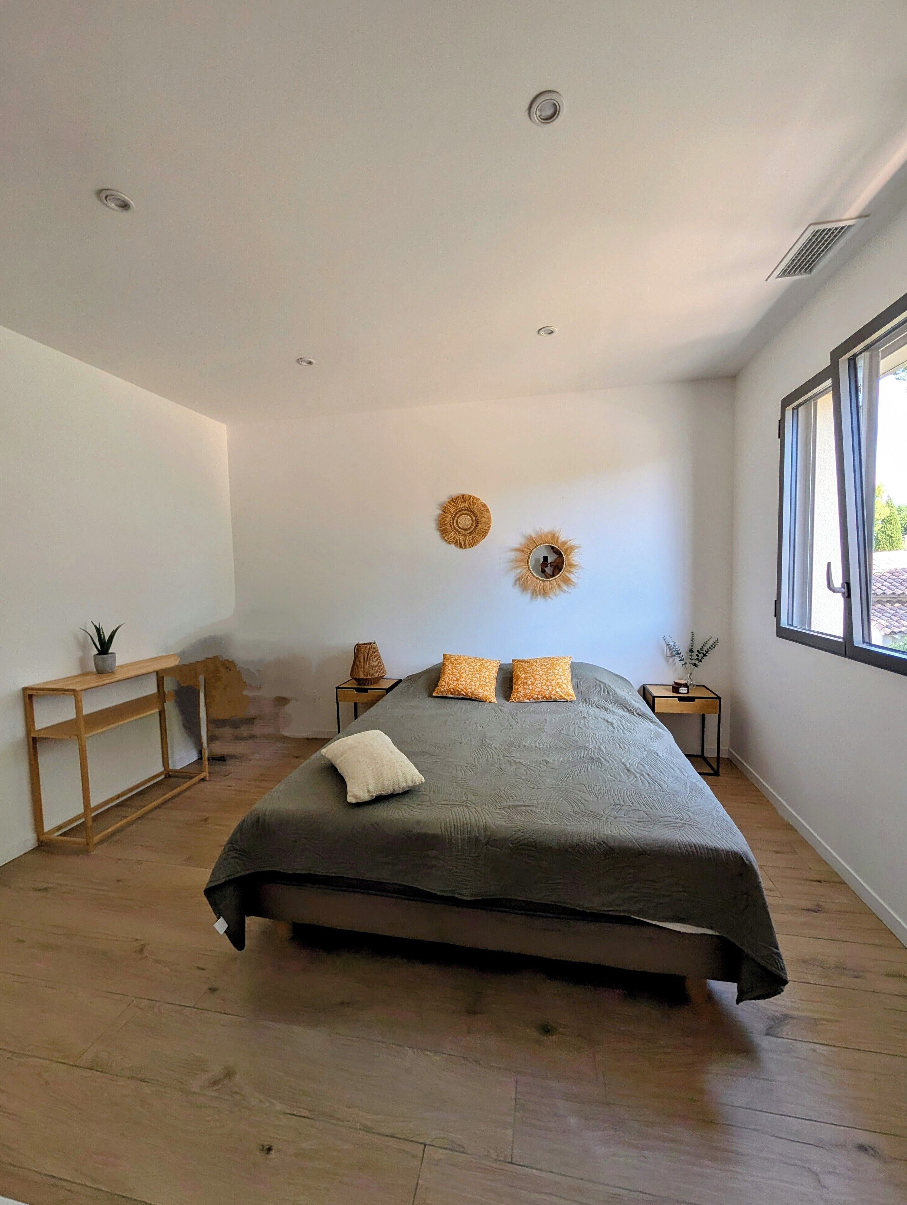 3 chambres, fer et planche à repasser, Wi-Fi gratuit, draps fournis