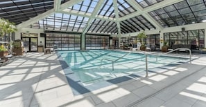 Piscine couverte, piscine extérieure