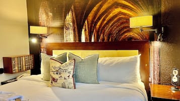 1 bedroom, in-room safe, desk, iron/ironing board