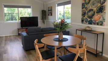 Apartment, 2 Bedrooms | Living area