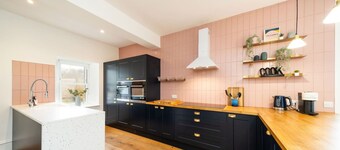 Kirkton Family Farmhouse With Hot Tub Alford Aberdeenshire