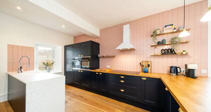Kirkton Family Farmhouse With Hot Tub Alford Aberdeenshire