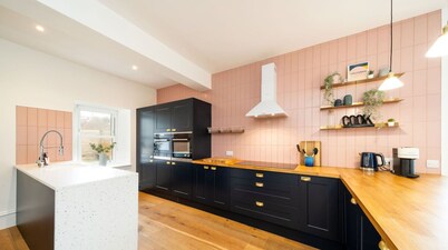 Kirkton Family Farmhouse With Hot Tub Alford Aberdeenshire