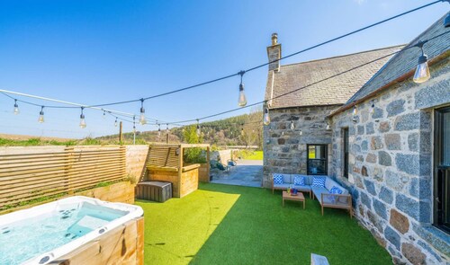 Kirkton Family Farmhouse With Hot Tub Alford Aberdeenshire