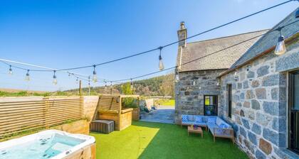 Kirkton Family Farmhouse With Hot Tub Alford Aberdeenshire