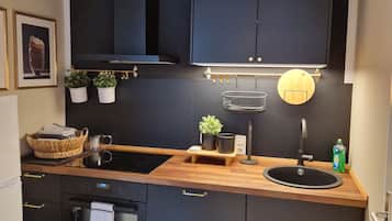 Kühlschrank, Ofen, Herdplatte, Geschirrspüler