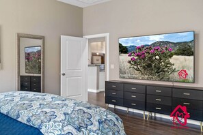 4 bedrooms, desk, iron/ironing board, WiFi