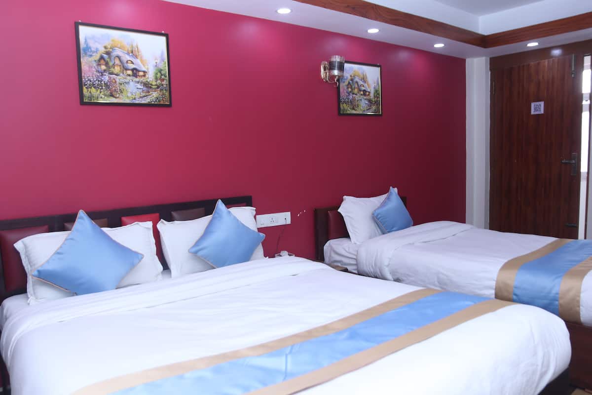 Superior Triple Room | Individually furnished, free WiFi