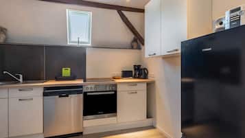 Réfrigérateur, four, plaque de cuisson, lave-vaisselle