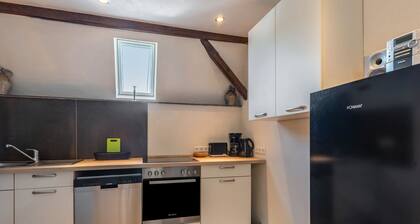 Holiday Apartment 2 in Winzerhaus Schenk with Mountain View and Wi-Fi