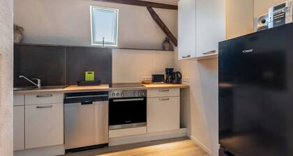 Holiday Apartment 2 in Winzerhaus Schenk with Mountain View and Wi-Fi