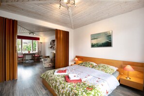 2 bedrooms, iron/ironing board, free WiFi, bed sheets - Apartment 'Small-residence' with Wi-Fi (Berlin)