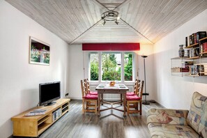 Télévision, lecteur de DVD, chaîne hi-fi